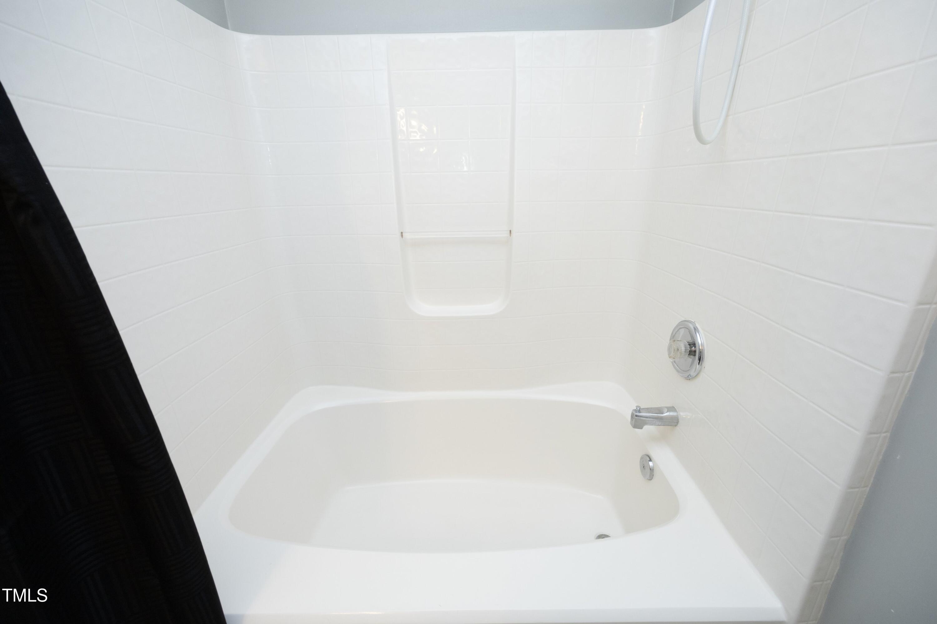 8117 Bright Oak Trail Raleigh, NC 27616 - Photo 28 of 34 28SoakingTub