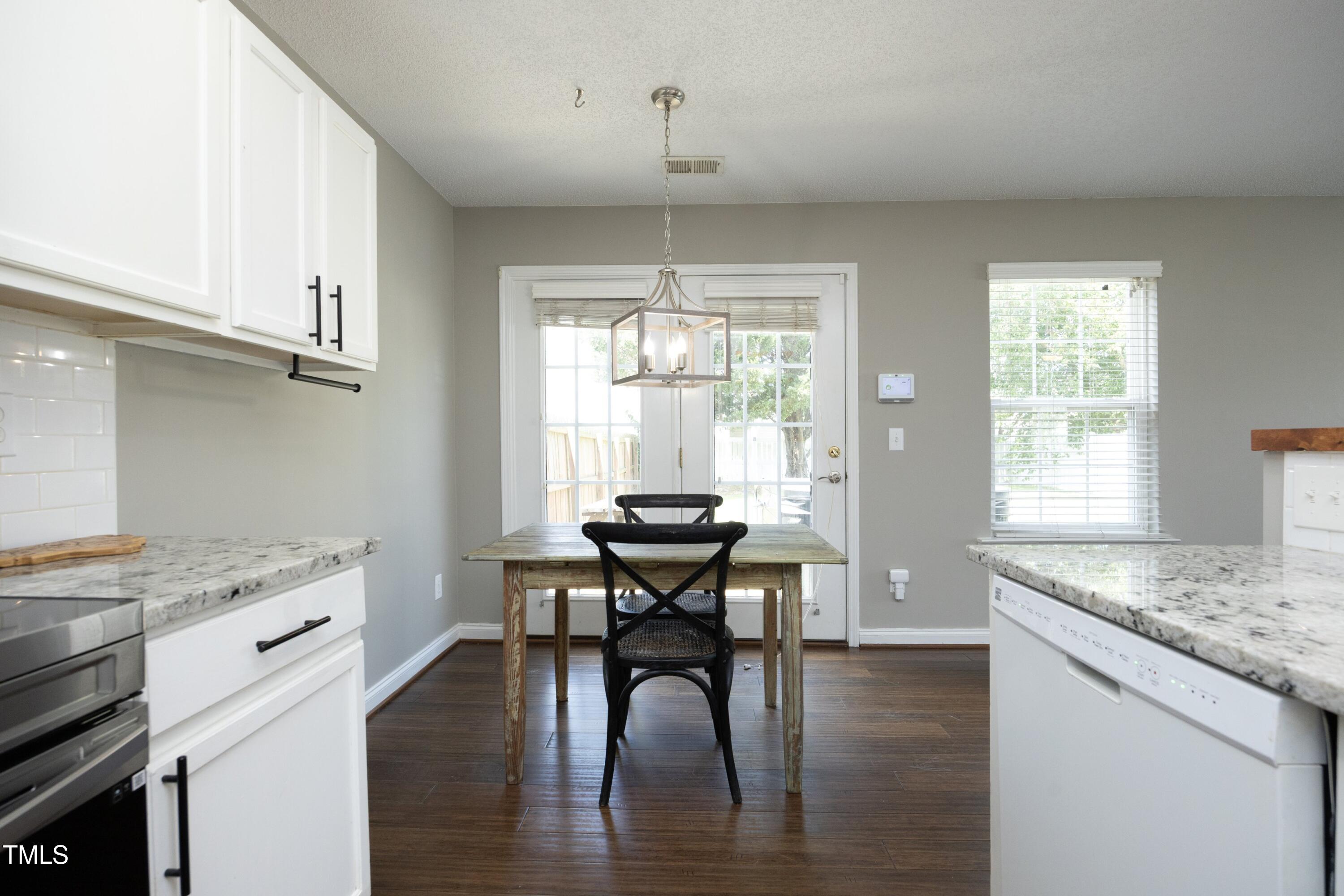 8117 Bright Oak Trail Raleigh, NC 27616 - Photo 9 of 34 09Dining