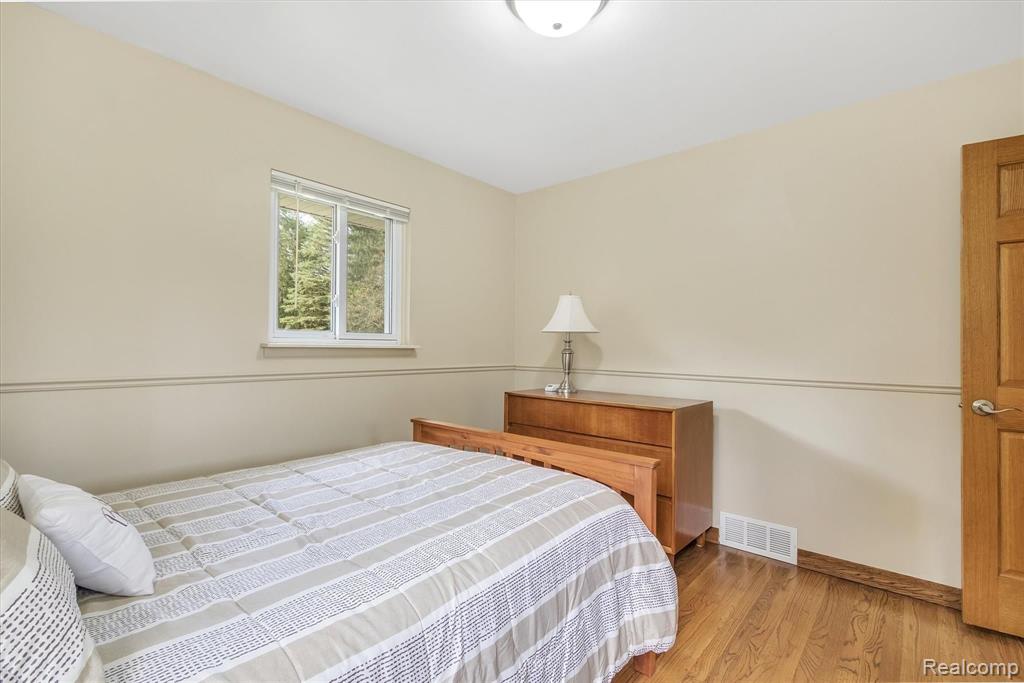 28366 Rollcrest Road Farmington Hills, MI 48334 - Photo 25 of 53