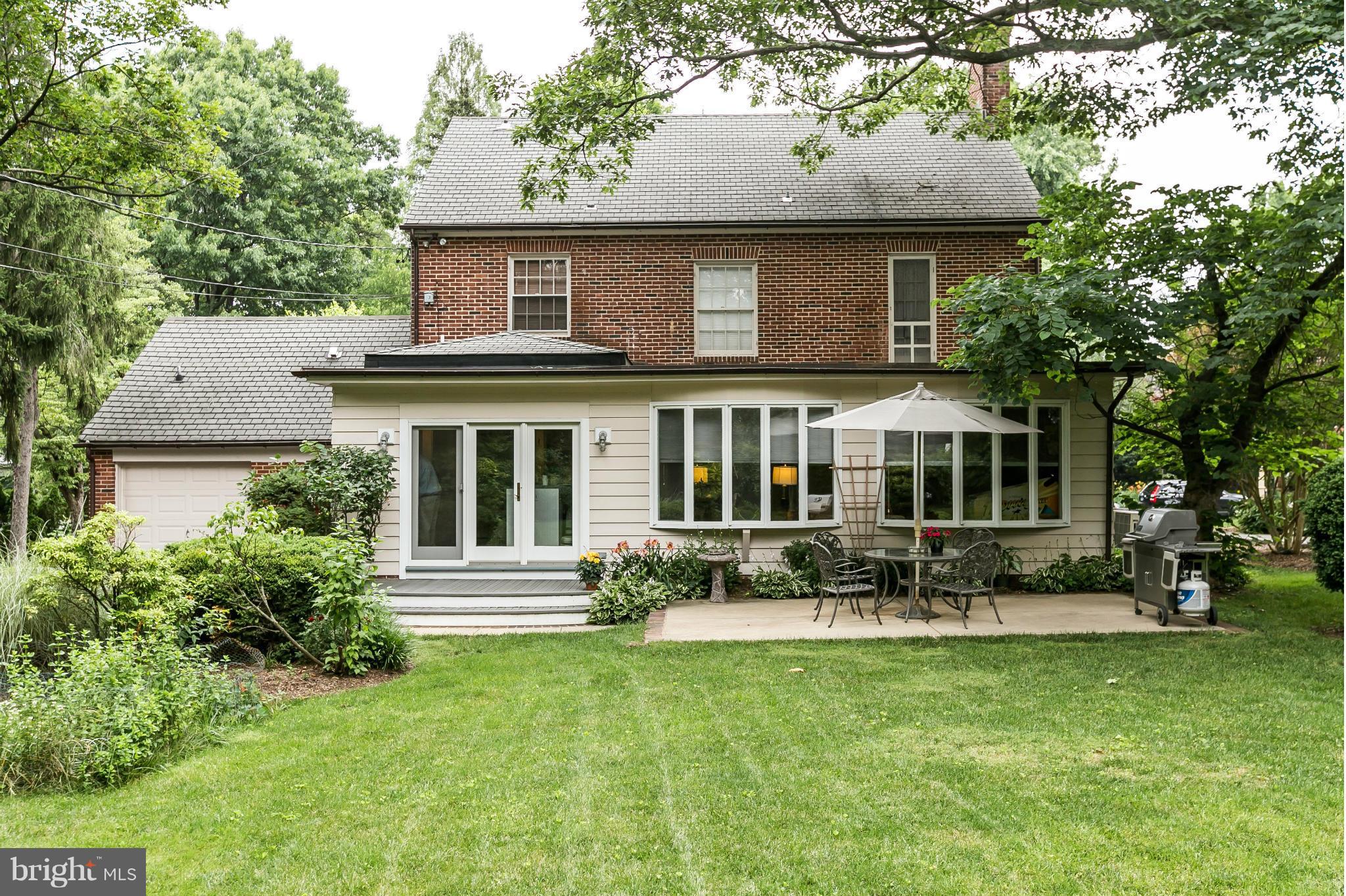 203 Midhurst Road Baltimore, MD 21212 - Photo 25 of 30 a front view of a house with a yard