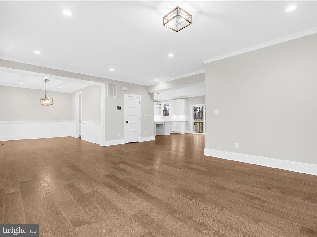 16201 Swanson Road Upper Marlboro, MD 20774 - Photo 11 of 67 Living Room