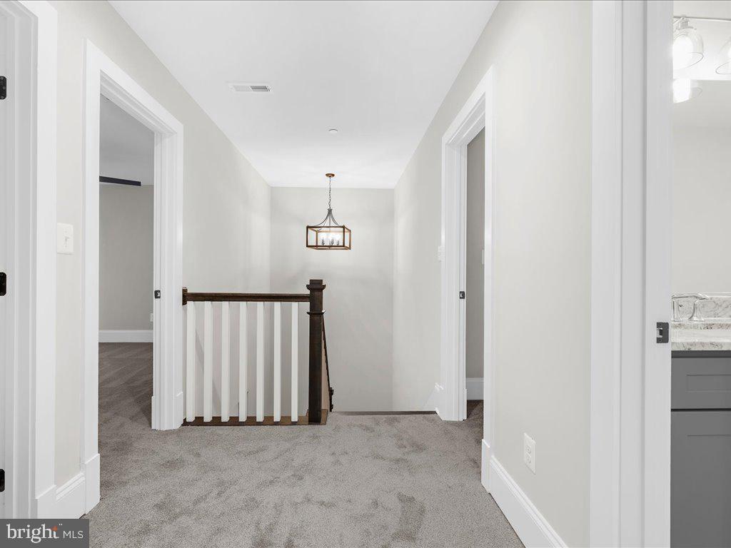 16201 Swanson Road Upper Marlboro, MD 20774 - Photo 32 of 67 Upper Level Hallway