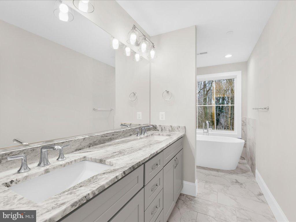 16201 Swanson Road Upper Marlboro, MD 20774 - Photo 48 of 67 Ensuite Owner's Bath