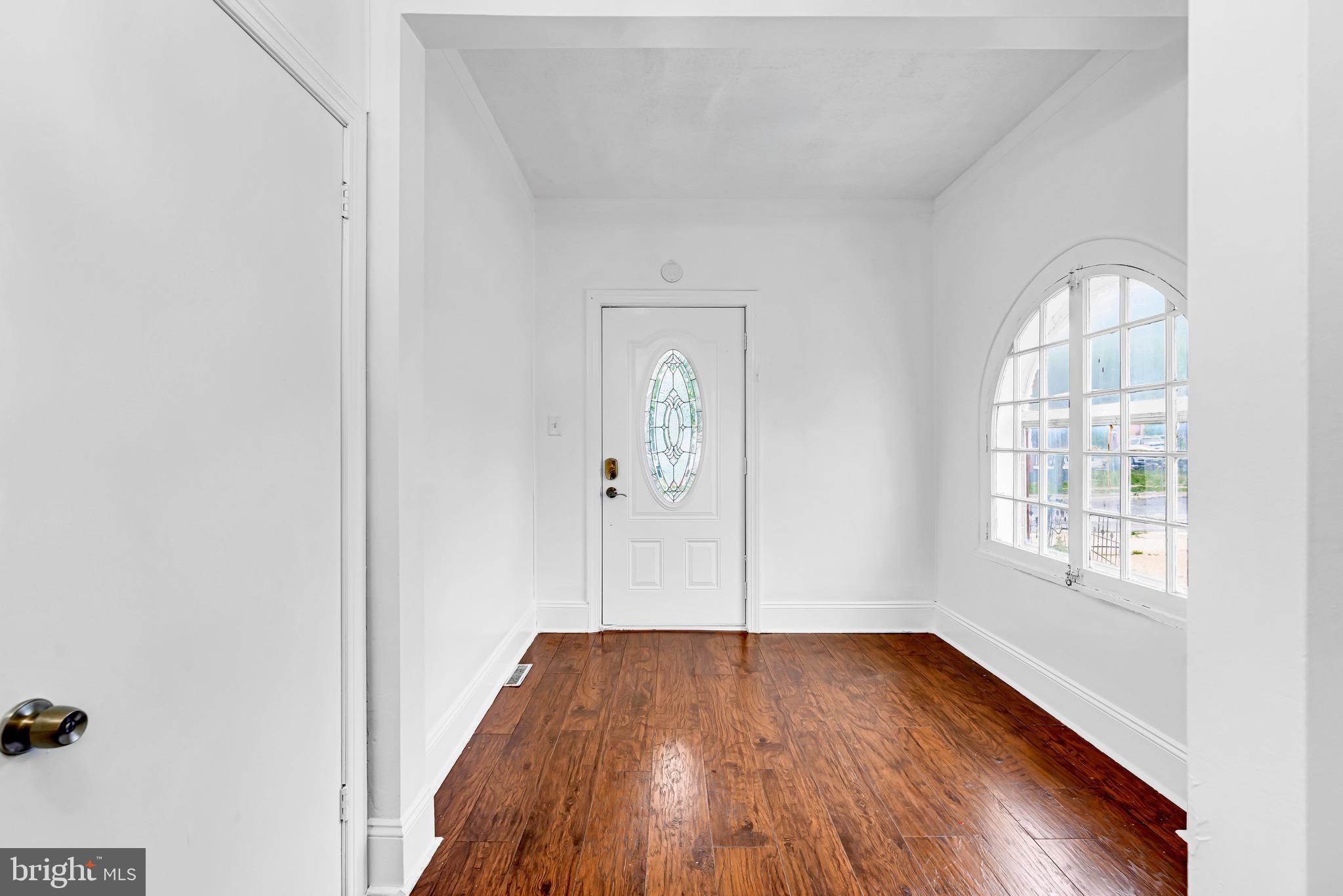 224 East Washington Street Riverside, NJ 08075 - Photo 4 of 27 Bright Foyer with Hardwood floors