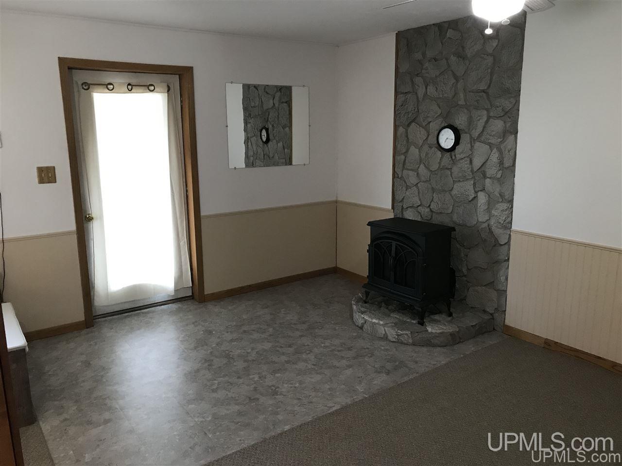 4232 Co Road Gladstone, MI 49837 - Photo 10 of 20