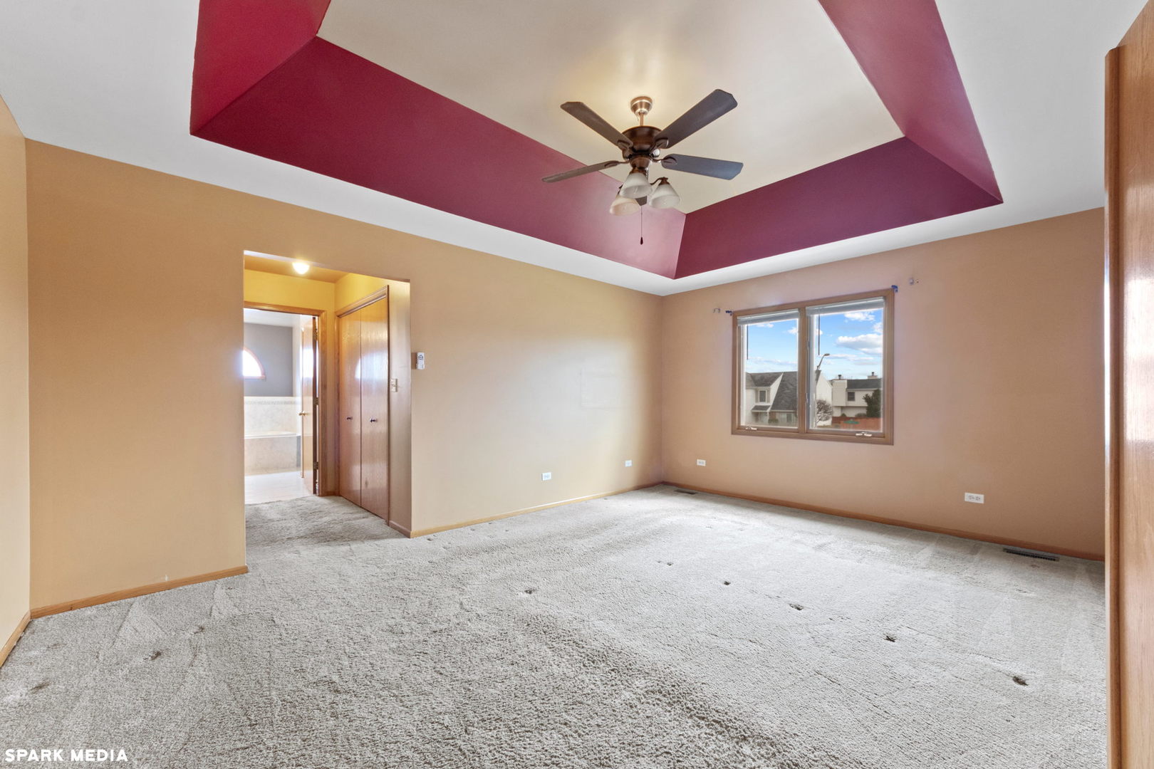 5642 Feather Creek Road Matteson, IL 60443 - Photo 15 of 36 a view of an empty room with a window
