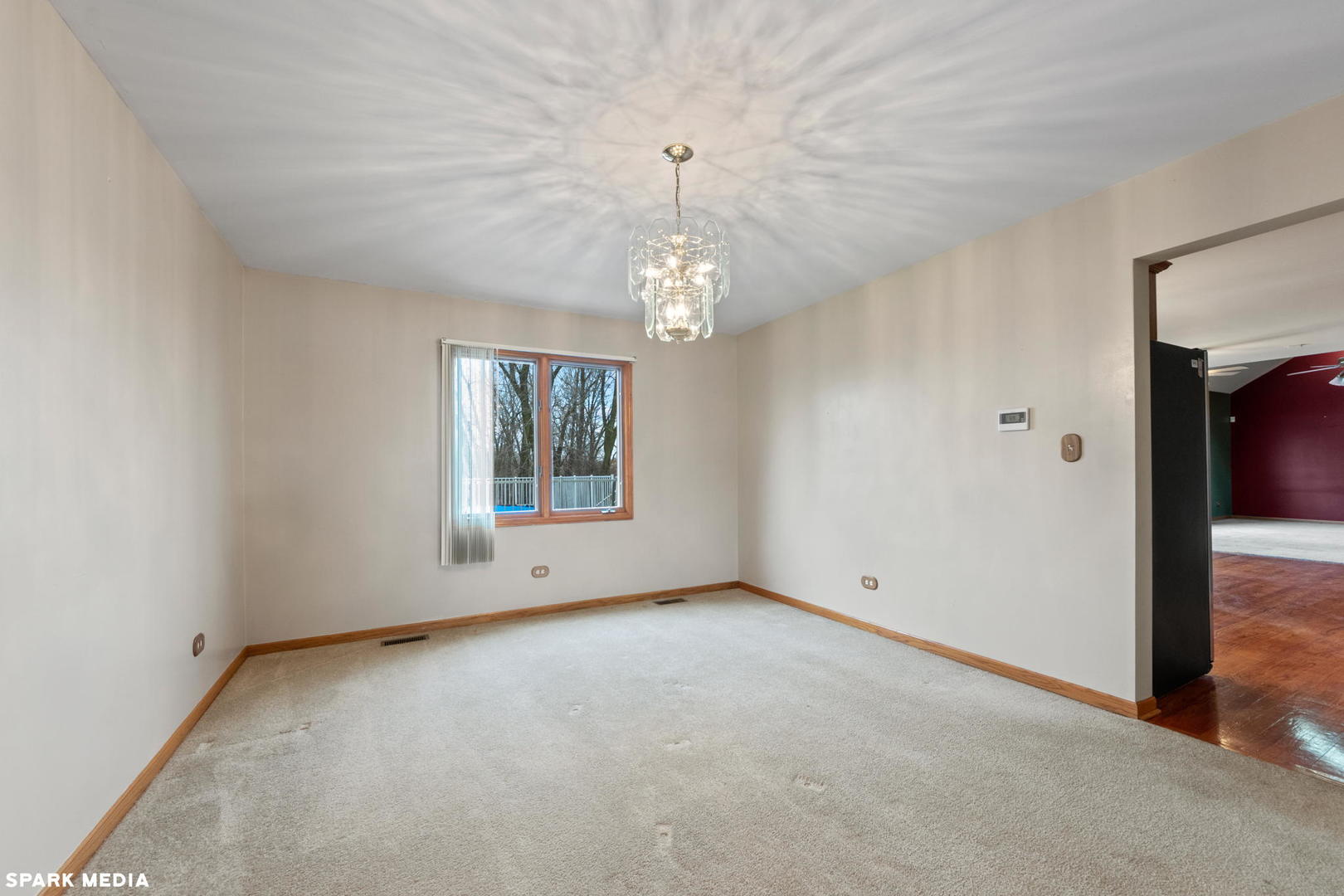 5642 Feather Creek Road Matteson, IL 60443 - Photo 5 of 36 a view of livingroom with window