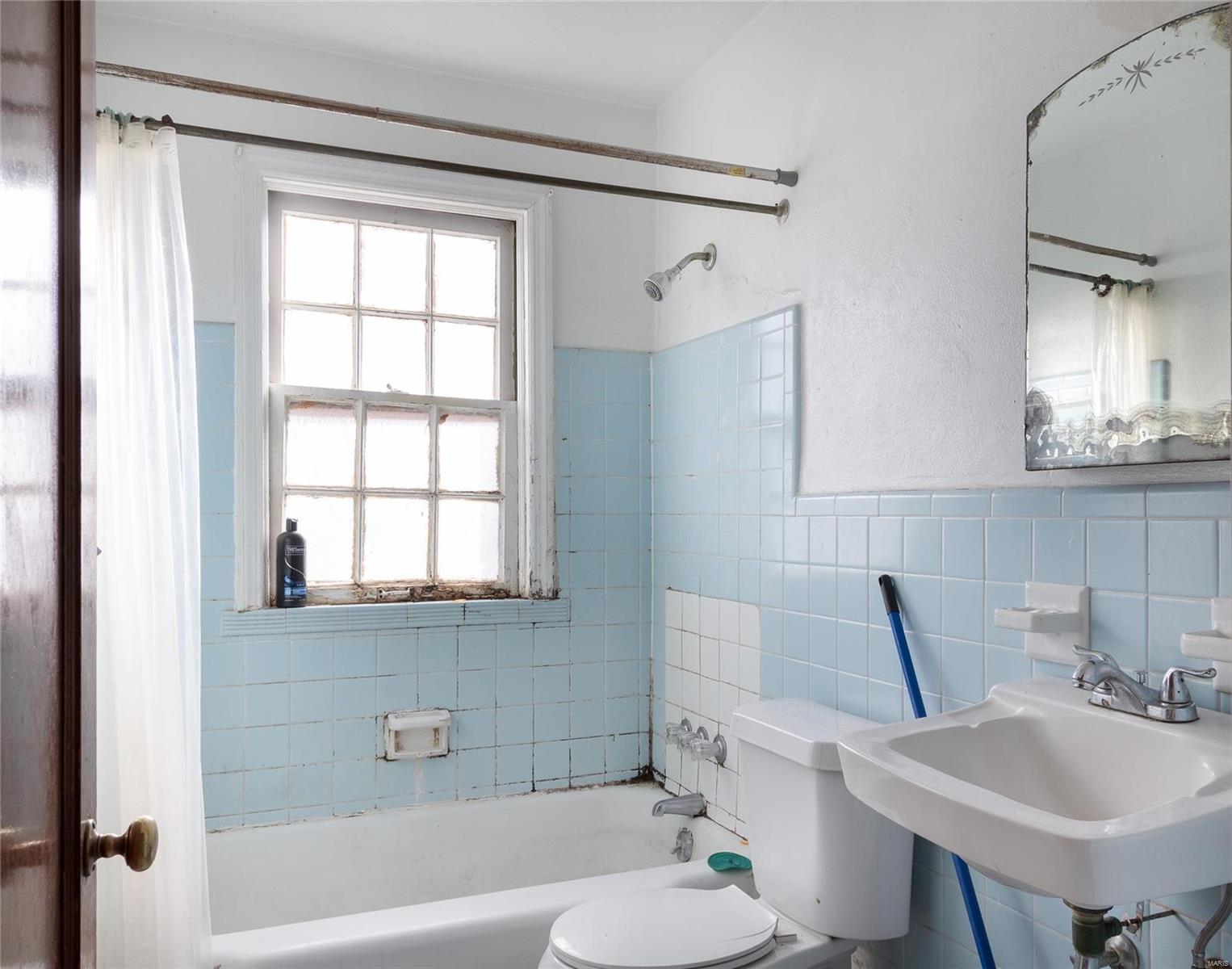 2224 Woodson Road St. Louis, MO 63114 - Photo 13 of 15 Gallery Image 13