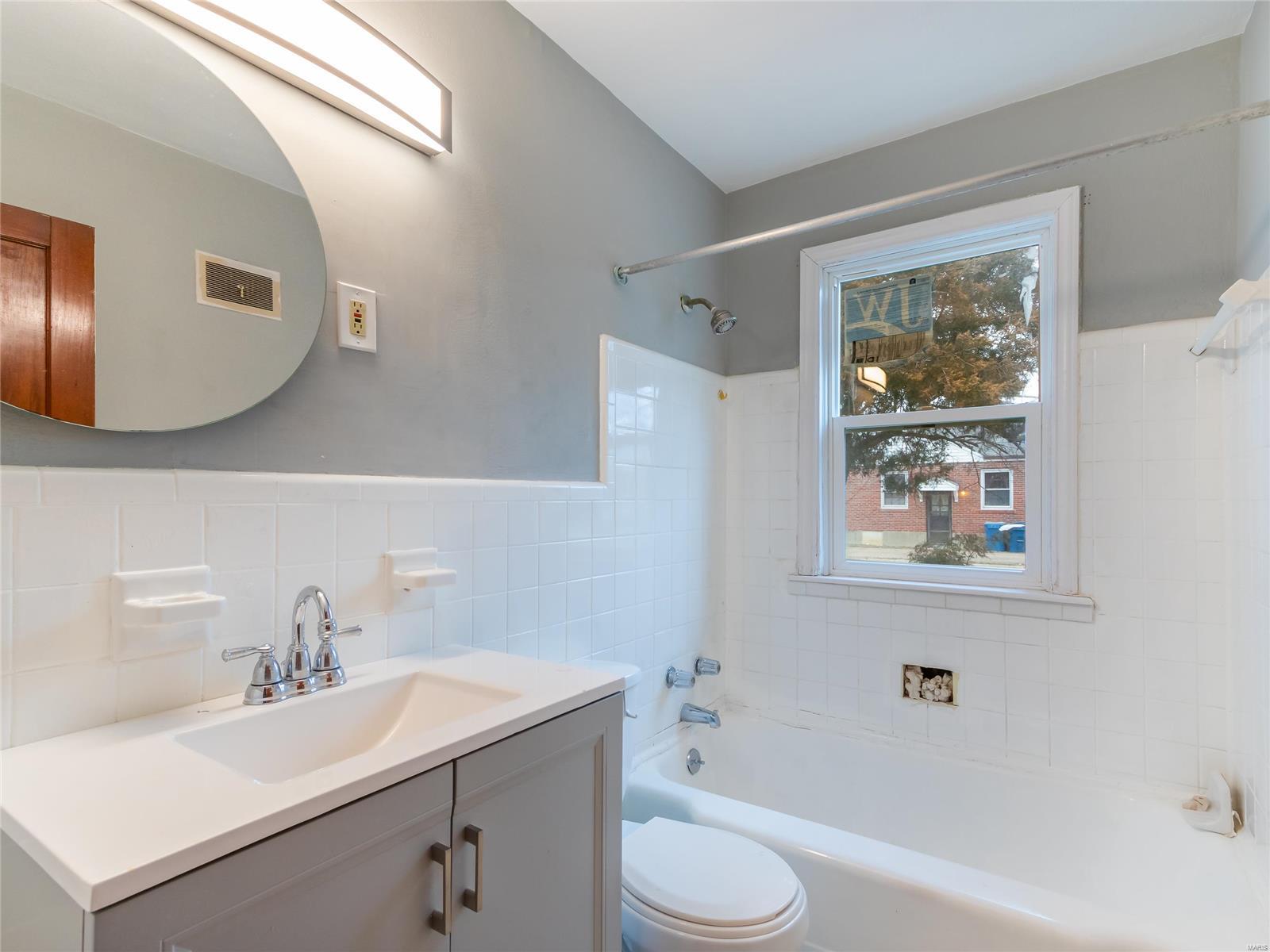 2224 Woodson Road St. Louis, MO 63114 - Photo 8 of 15 Gallery Image 8