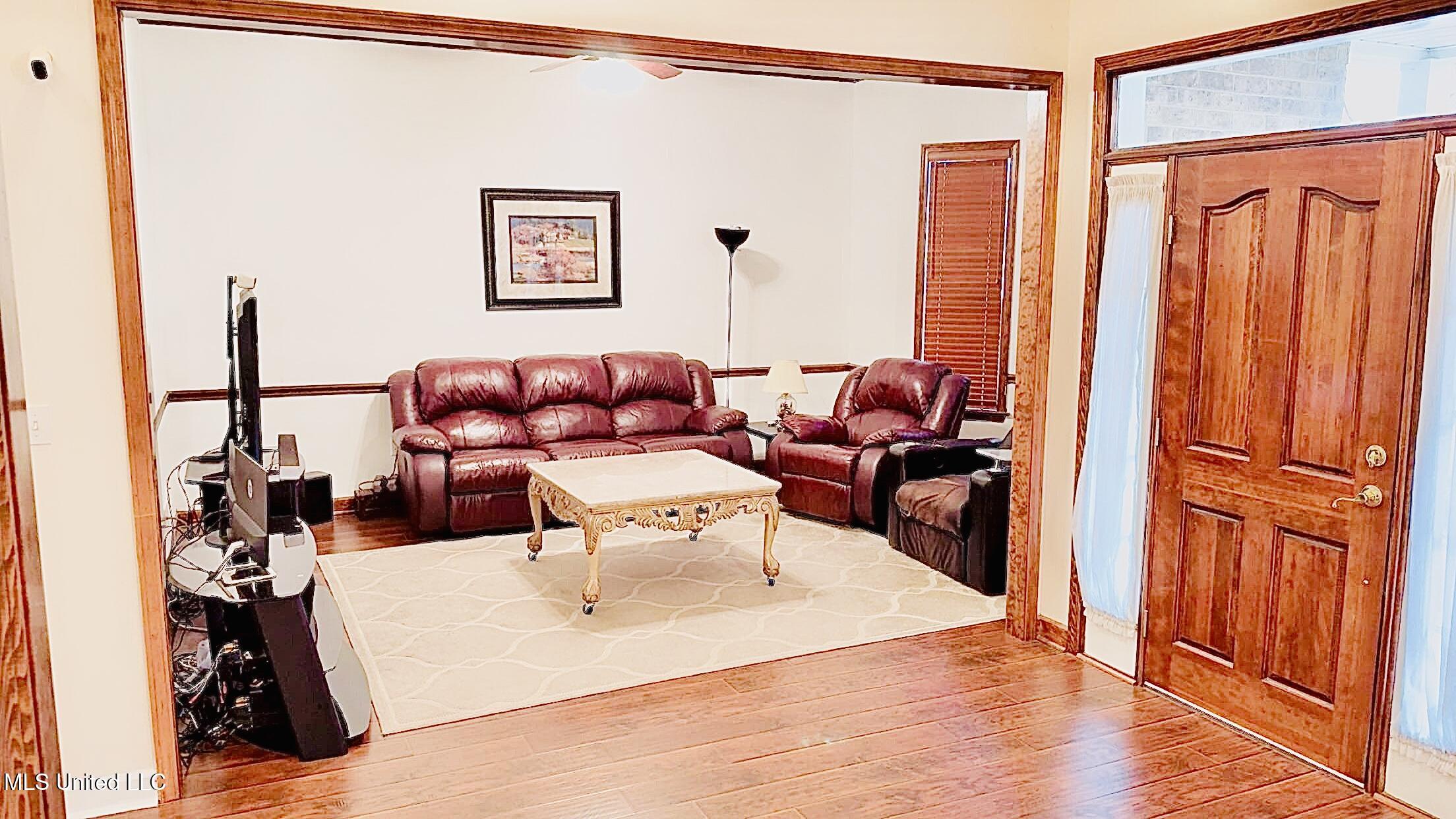 3770 Swinnea Road Southaven, MS 38672 - Photo 2 of 7 IMG_3336