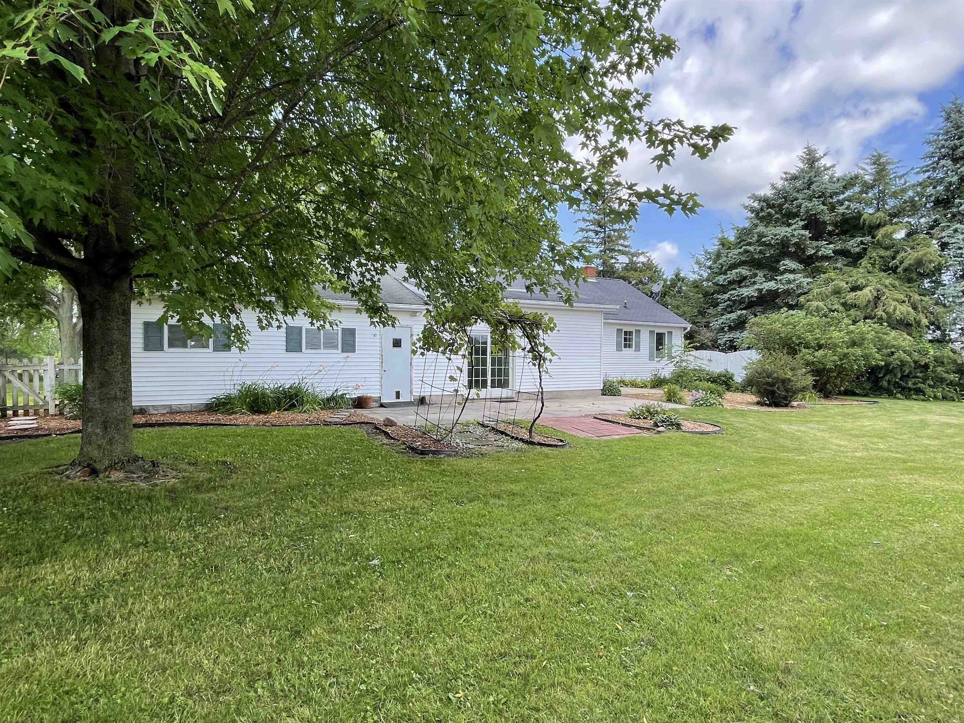 1991 Garfield Road Auburn, MI 48611 - Photo 2 of 38 Gallery Image 2
