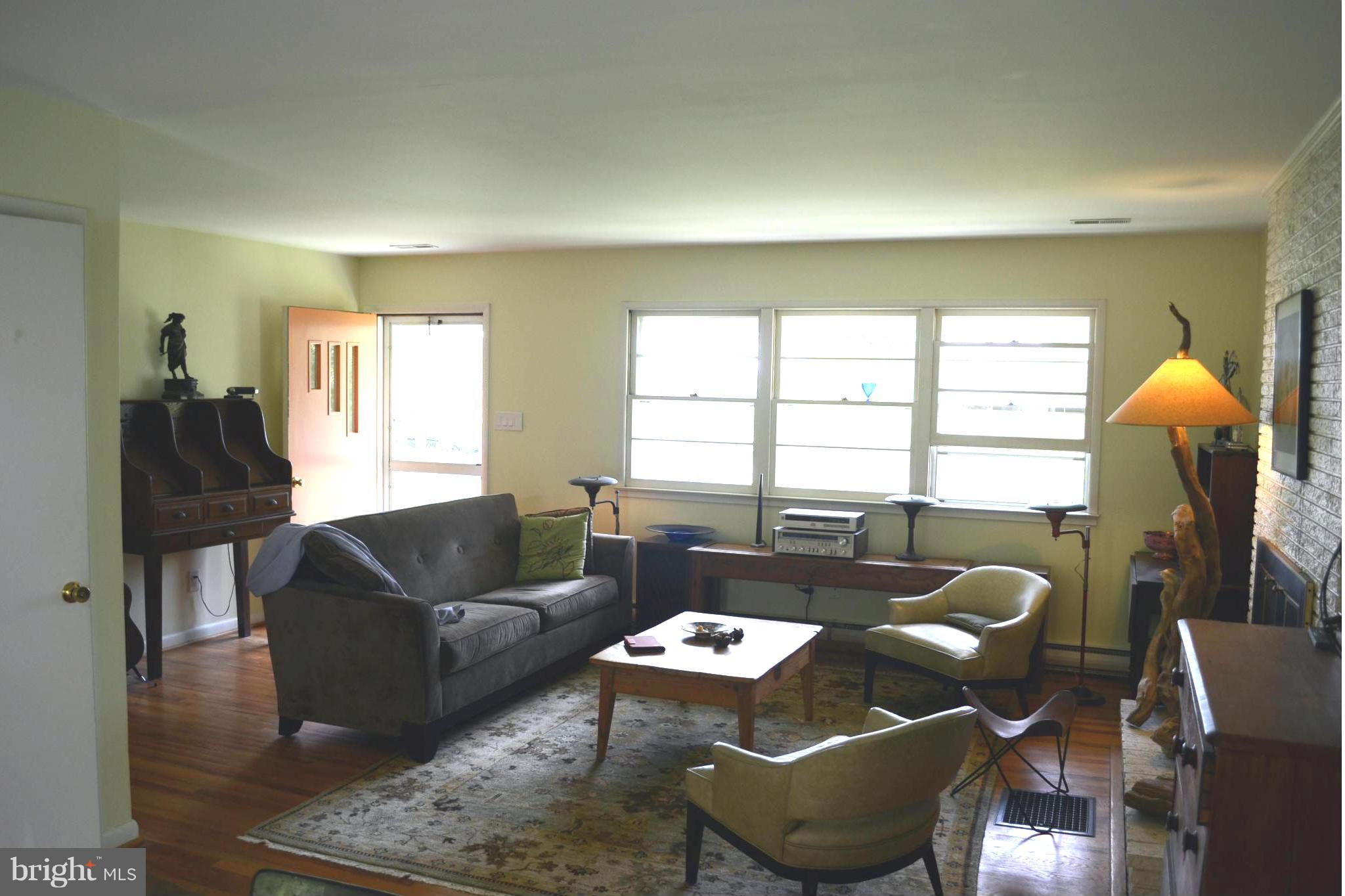 1103 River Bay Road Annapolis, MD 21409 - Photo 3 of 30 Living Room