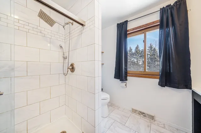 $375,000 | 1951 Amy Jo Drive, Oshkosh, WI 54904