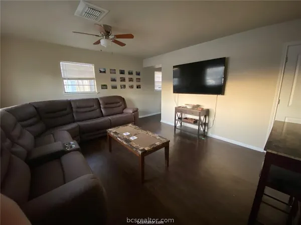 $1,625 | 3005 1st Street, Bryan, TX 77801