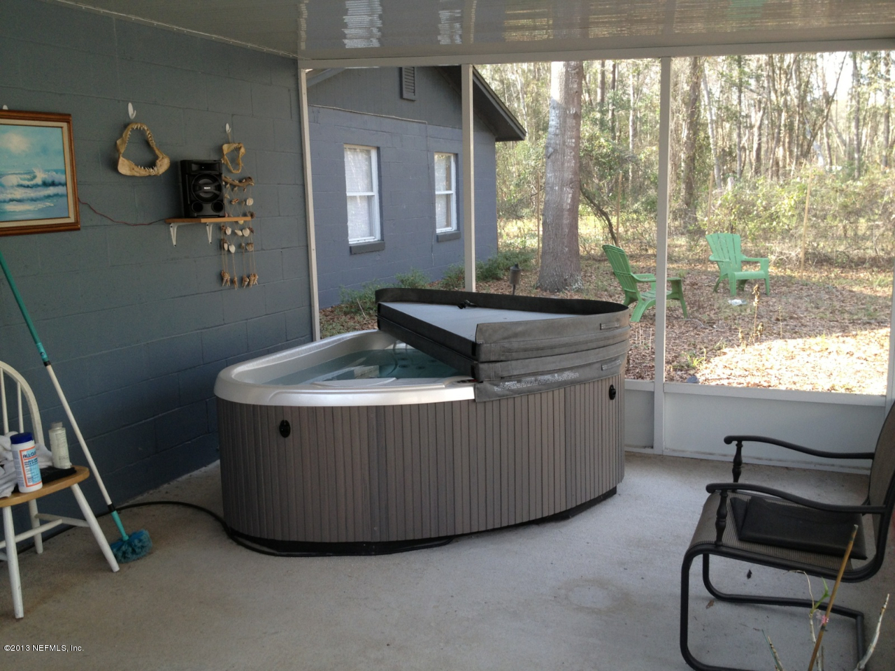 43380 Thomas Creek Road Callahan, FL 32011 - Photo 13 of 14 Jacuzzi