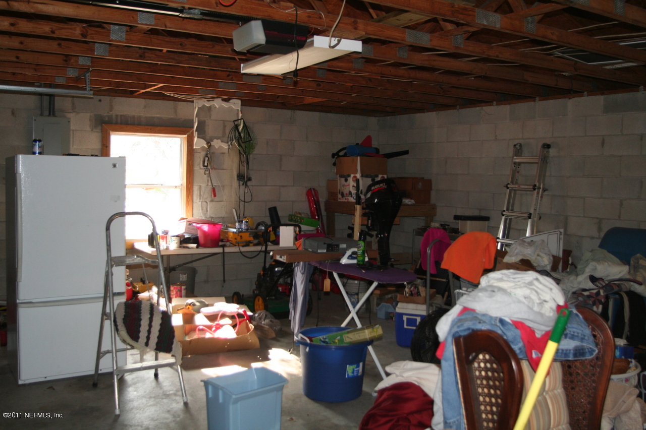 43380 Thomas Creek Road Callahan, FL 32011 - Photo 8 of 14 inside