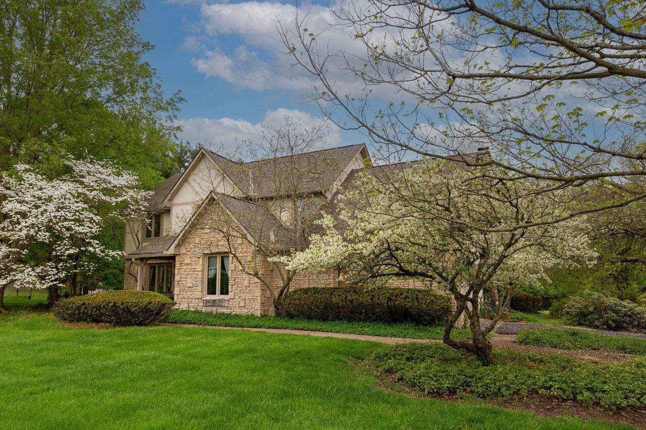 1380 Carriage Rd-7