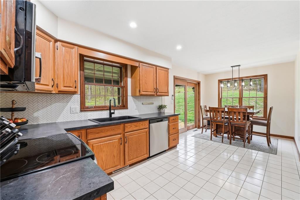 143 West Cruikshank Road Butler, PA 16002 - Photo 13 of 41