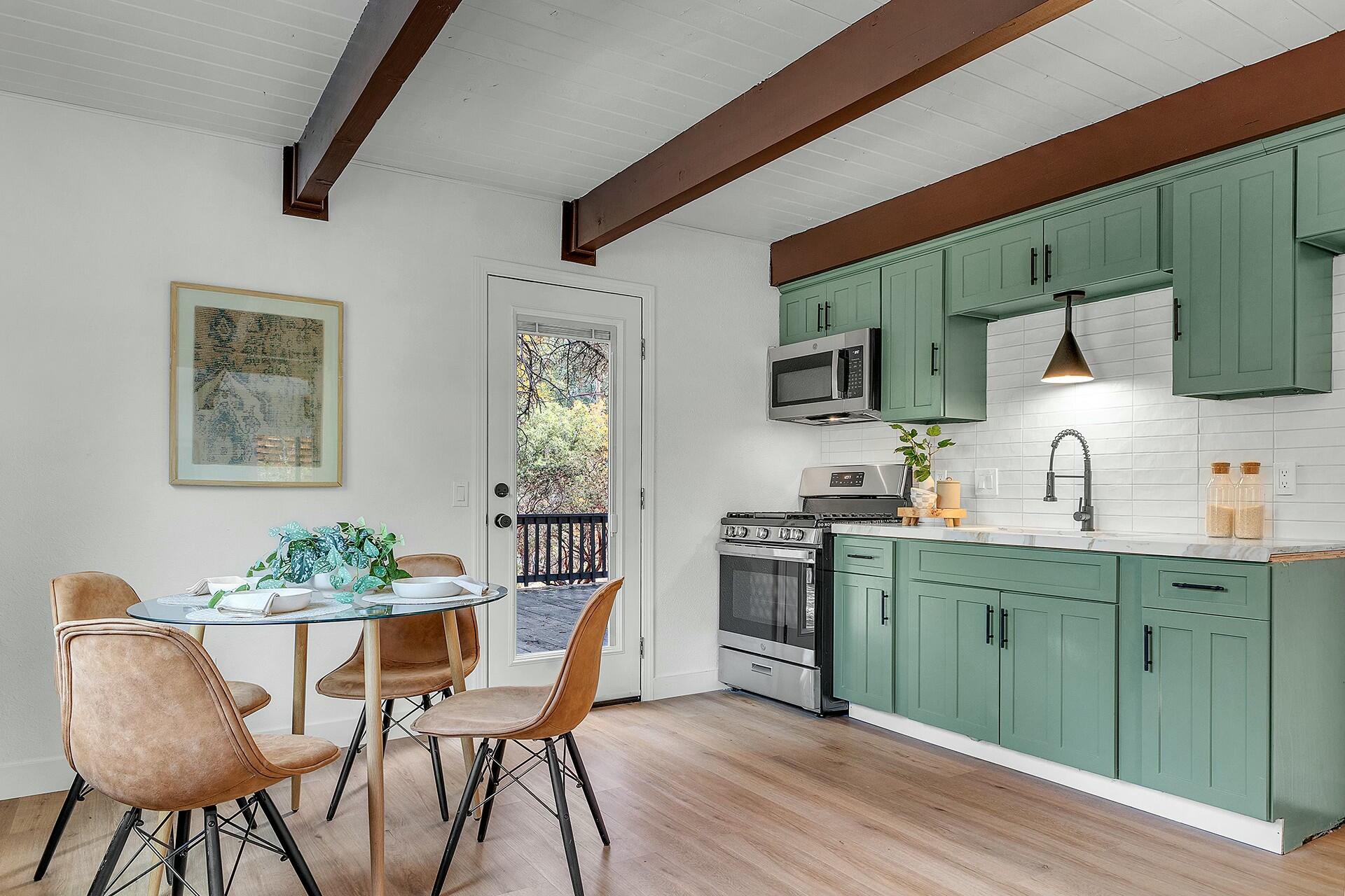 52895 Cedar Drive Idyllwild, CA 92549 - Photo 10 of 44 Kitchen