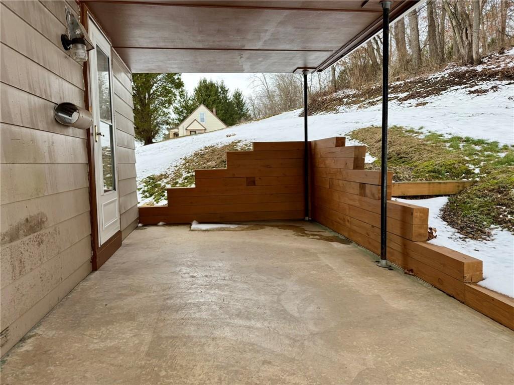 1126 Penn Avenue Vandergrift, PA 15690 - Photo 4 of 24 a view of a balcony