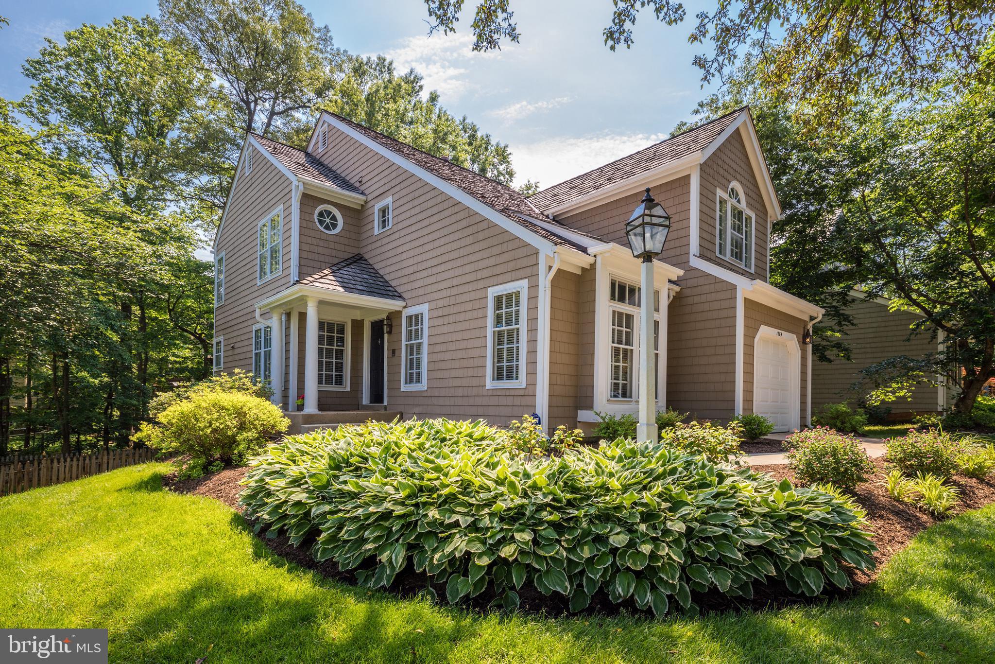 1289 Lamplighter Way Reston, VA 20194 - Photo 2 of 55