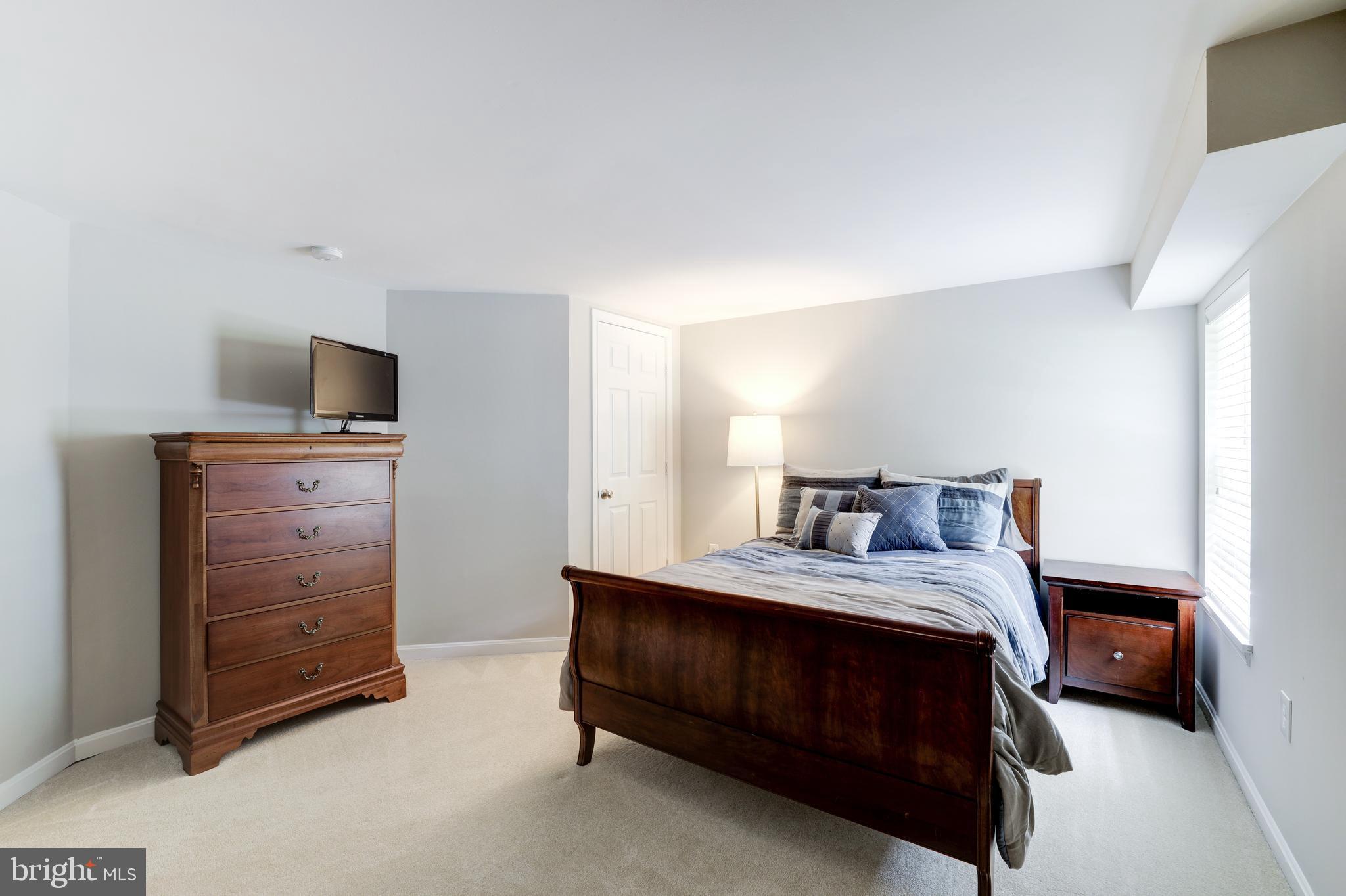 1289 Lamplighter Way Reston, VA 20194 - Photo 45 of 55