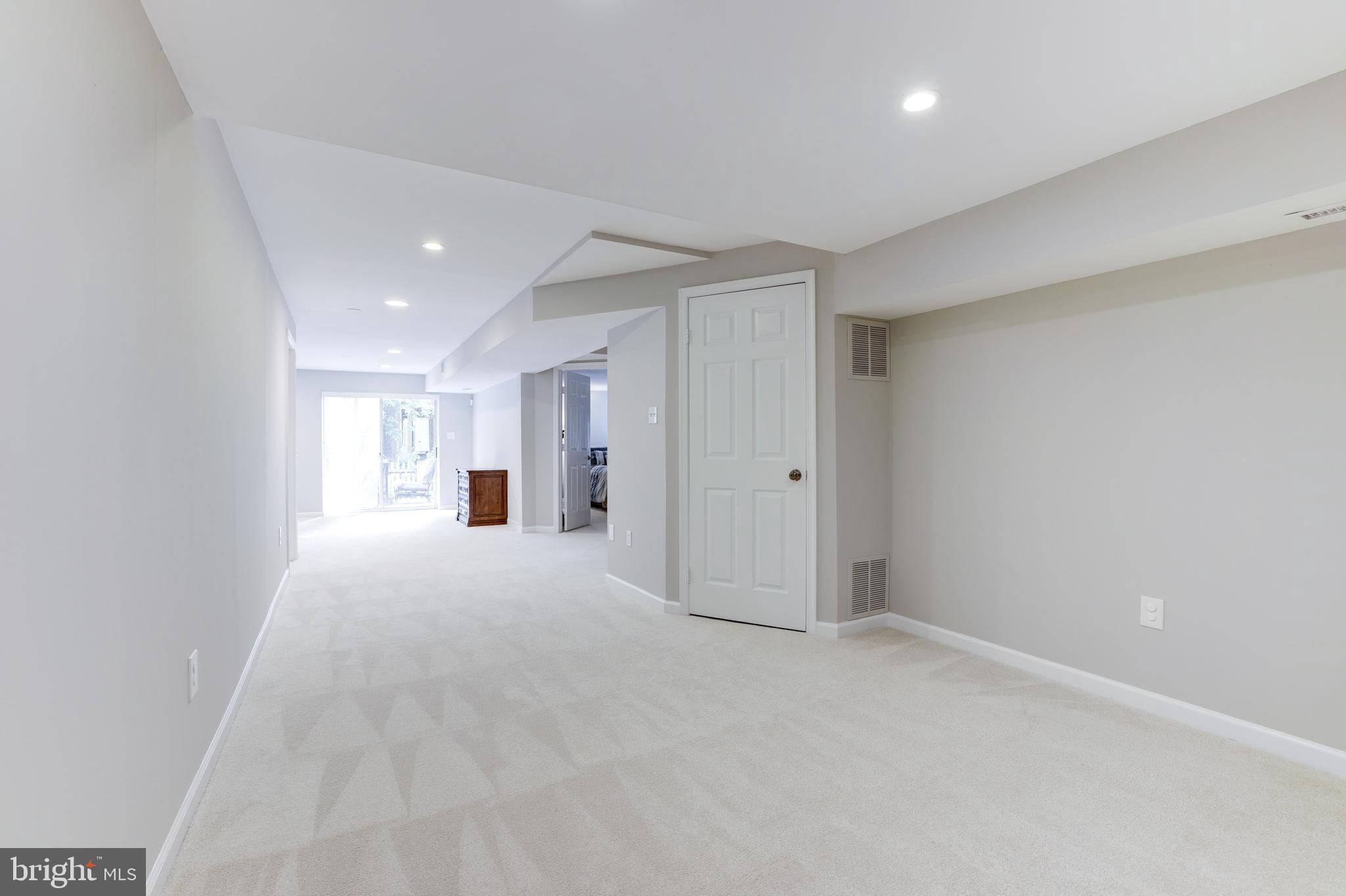 1289 Lamplighter Way Reston, VA 20194 - Photo 48 of 55