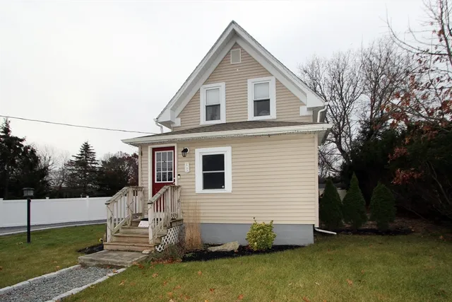 $499,000 | 2795 Cranberry Highway, Wareham, MA 02571