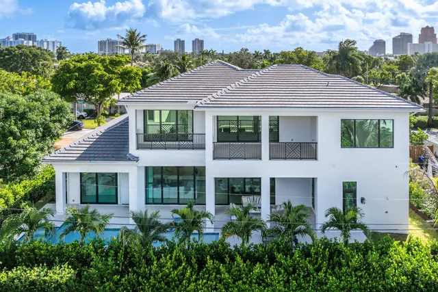 $5,600,000 | 2609 Northeast 27th Way, Fort Lauderdale, FL 33306