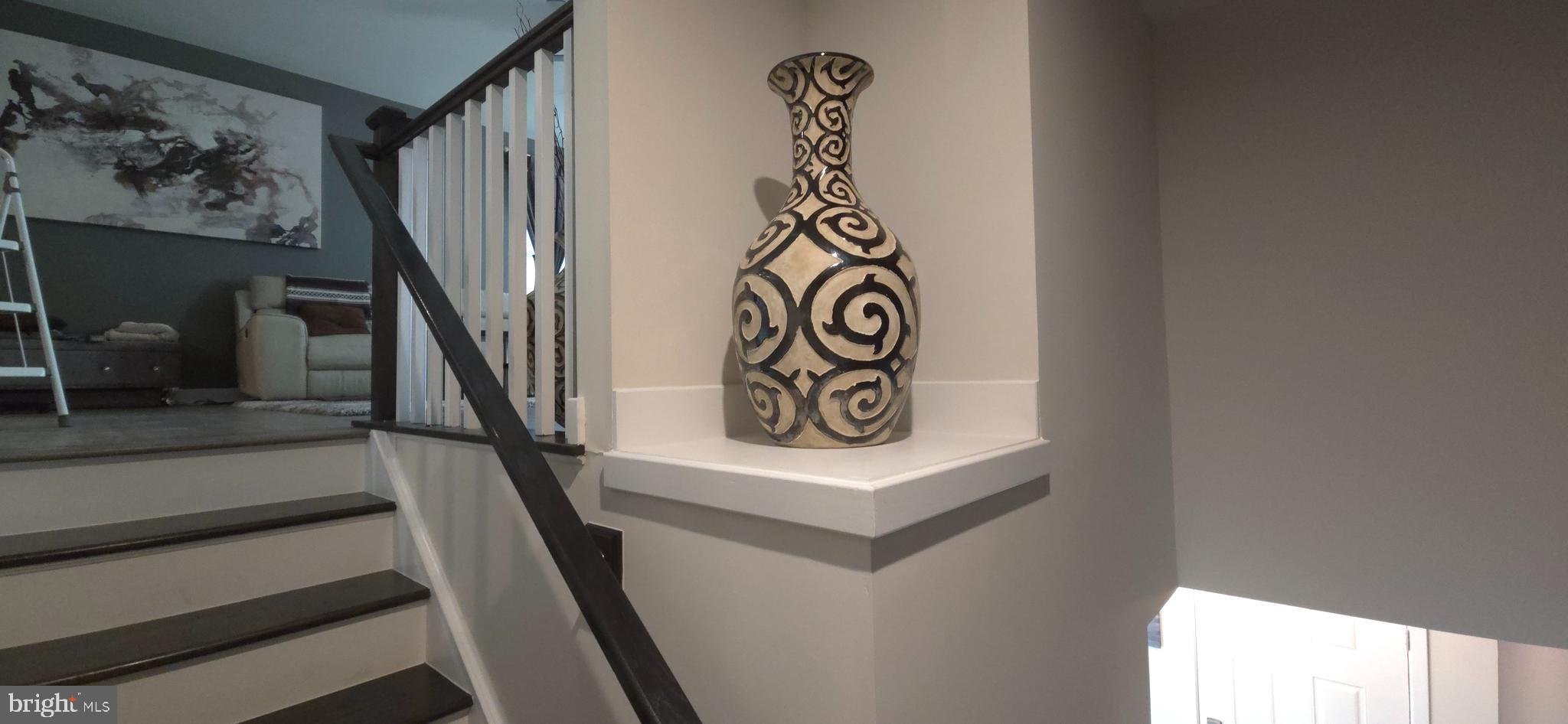 10510 Norbourne Farm Road Upper Marlboro, MD 20772 - Photo 13 of 56 Stairs Between Entry Level and Main Level