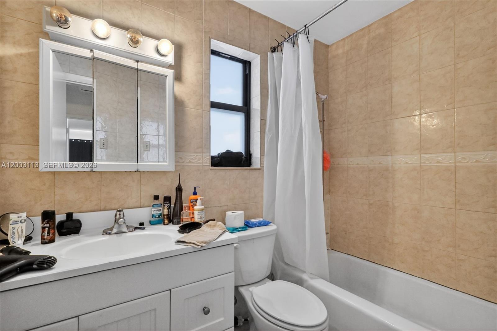 5814 Cleveland Street Hollywood, FL 33021 - Photo 13 of 59