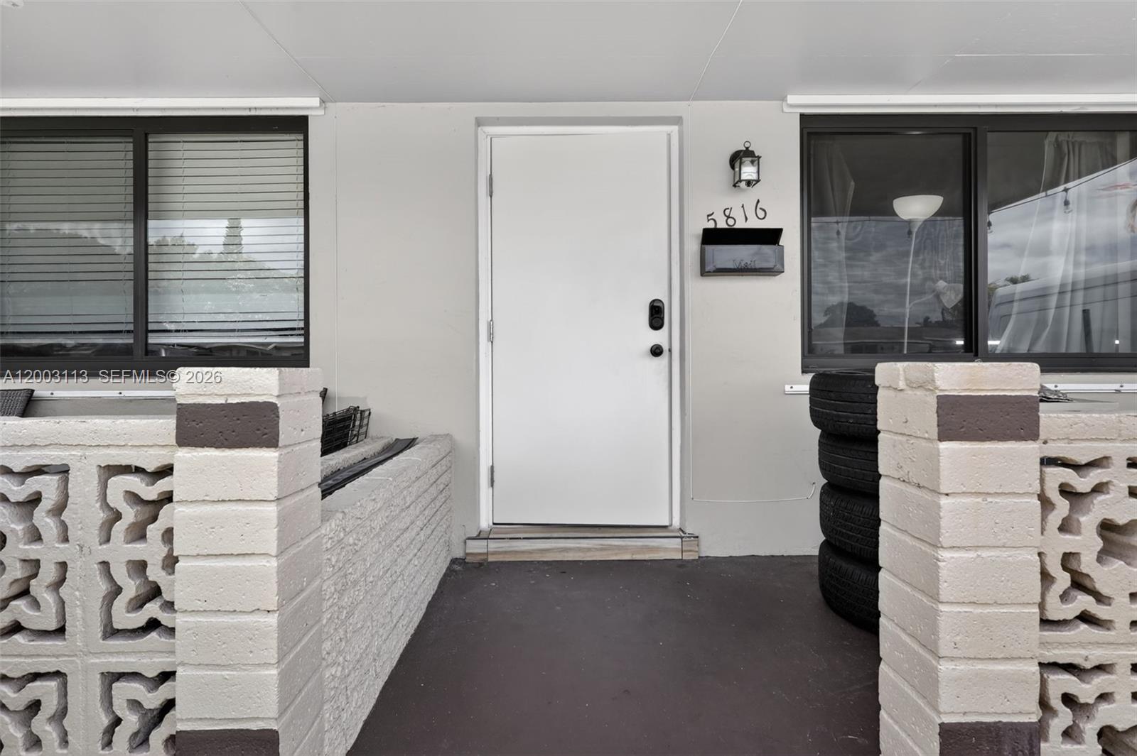 5814 Cleveland Street Hollywood, FL 33021 - Photo 4 of 59