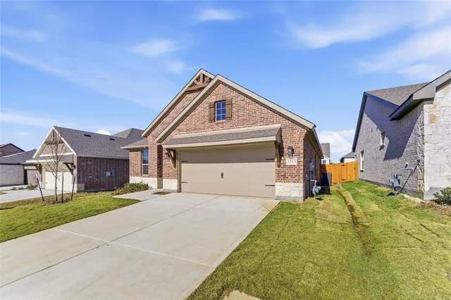 $371,175 | 3513 Helena Street, Gainesville, TX 76240