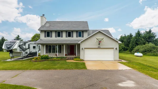 $425,000 | 2381 Burke Road, Fowlerville, MI 48836