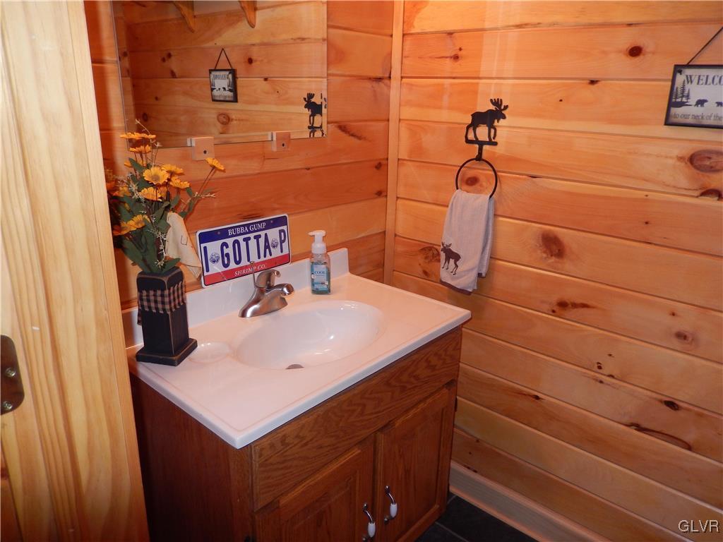 3167 Chestnut Hill Road Center Valley, PA 18034 - Photo 32 of 49 Gallery Image 32