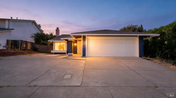 $575,000 | 740 Coral Ridge Circle, Rodeo, CA 94572