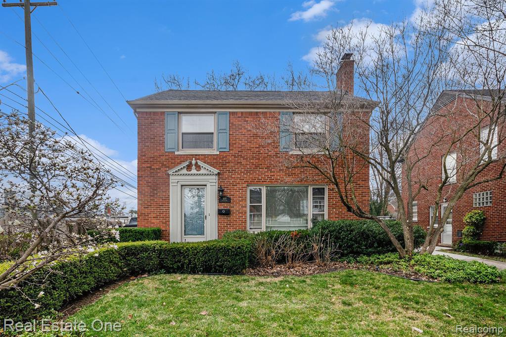 1651 Littlestone Road Grosse Pointe Woods, MI 48236 - Photo 1 of 17