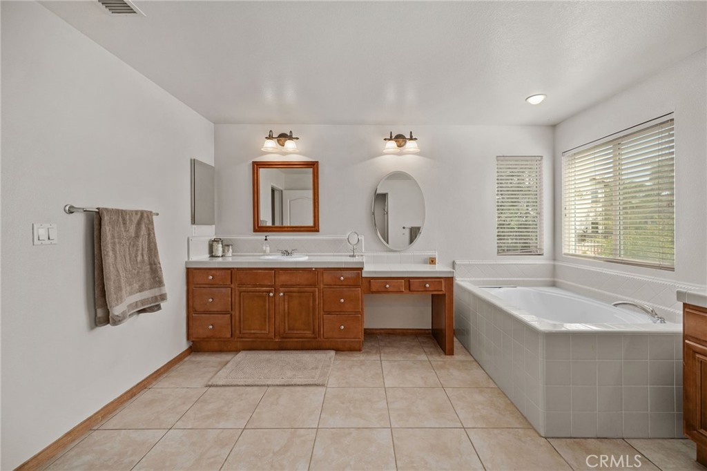 17241 Greentree Drive Riverside, CA 92503 - Photo 30 of 53