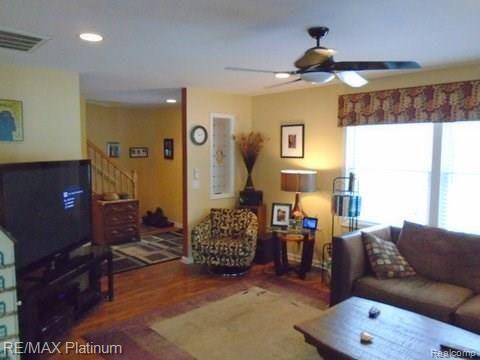 5649 Mabley Hill Road Fenton, MI 48430 - Photo 3 of 51