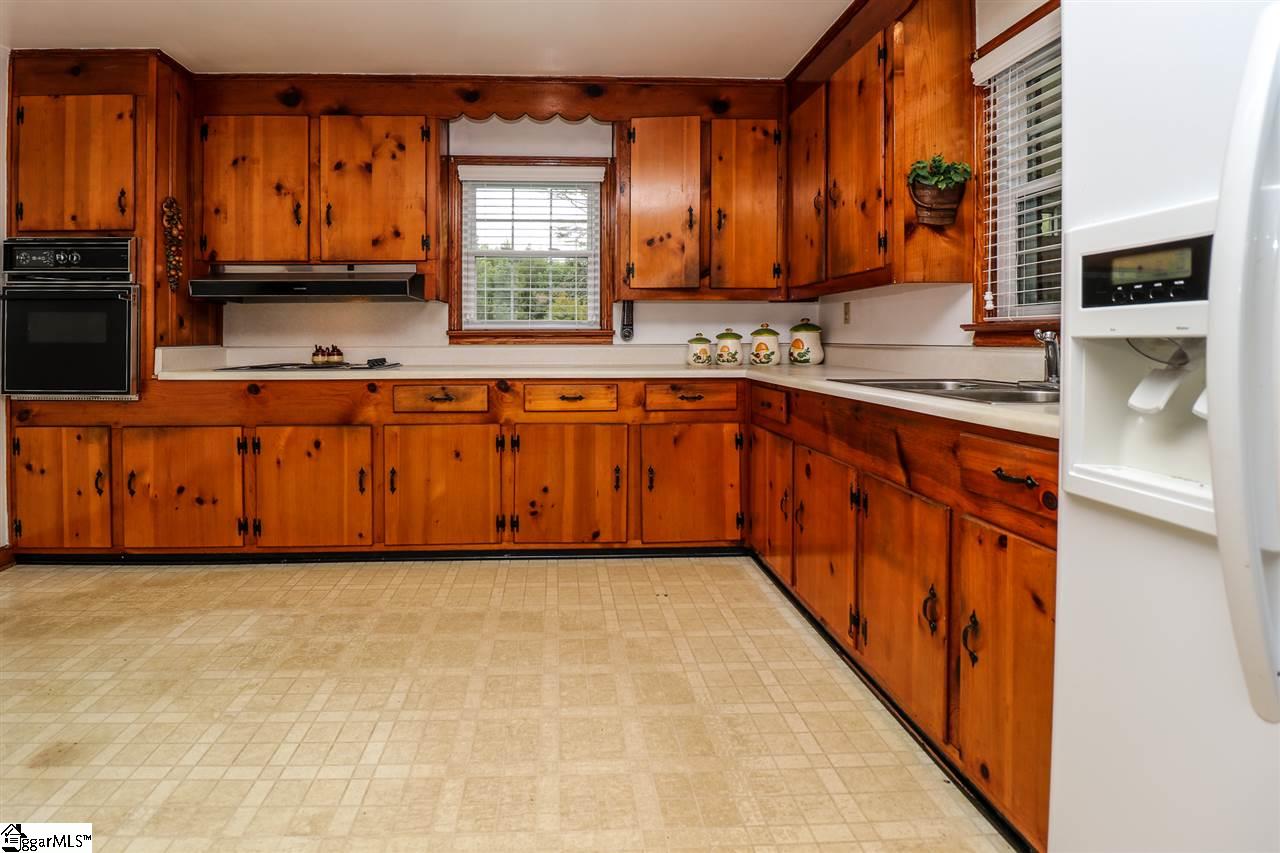 5330 Locust Hill Road Travelers Rest, SC 29690 - Photo 12 of 36