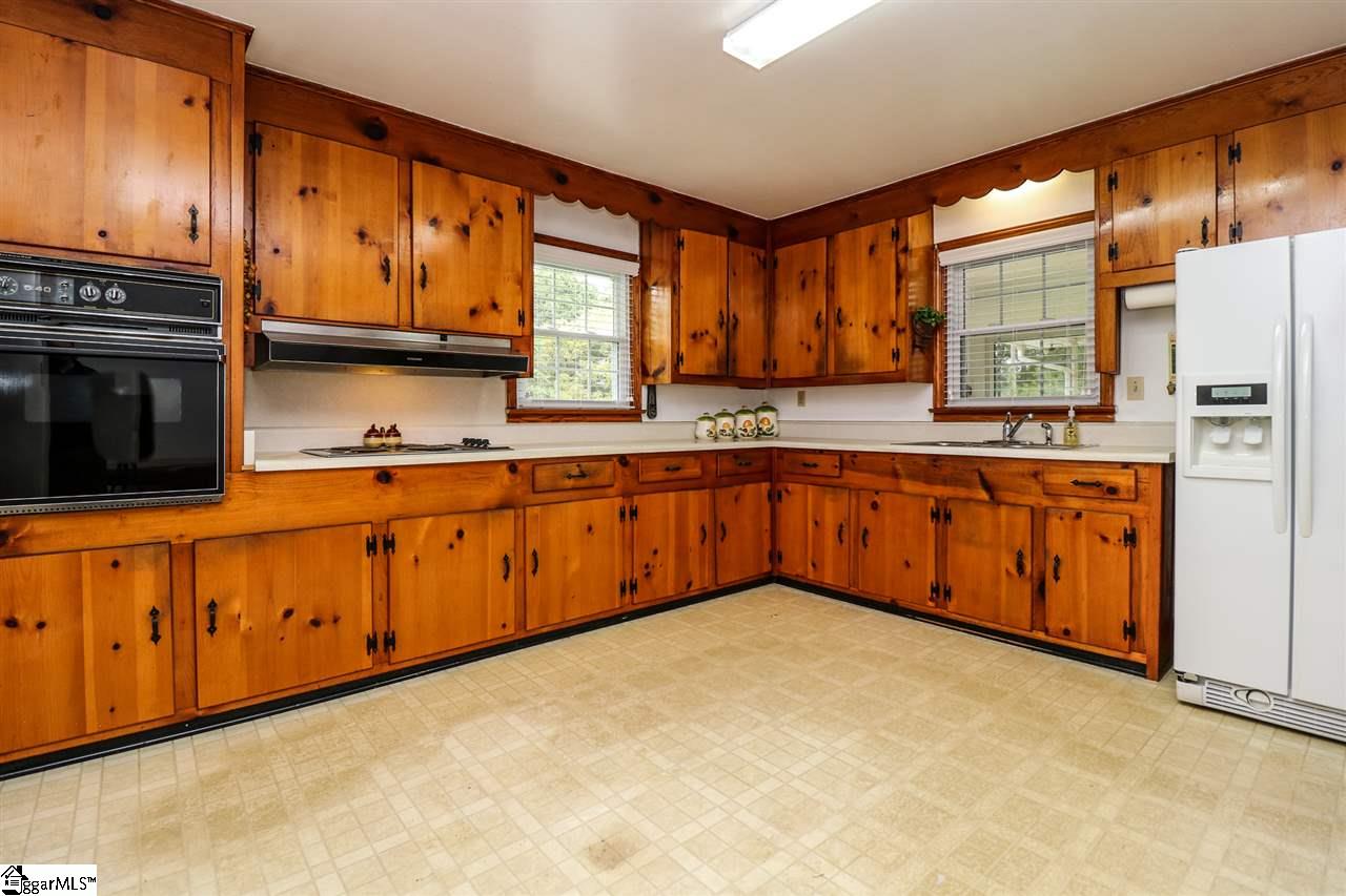 5330 Locust Hill Road Travelers Rest, SC 29690 - Photo 13 of 36