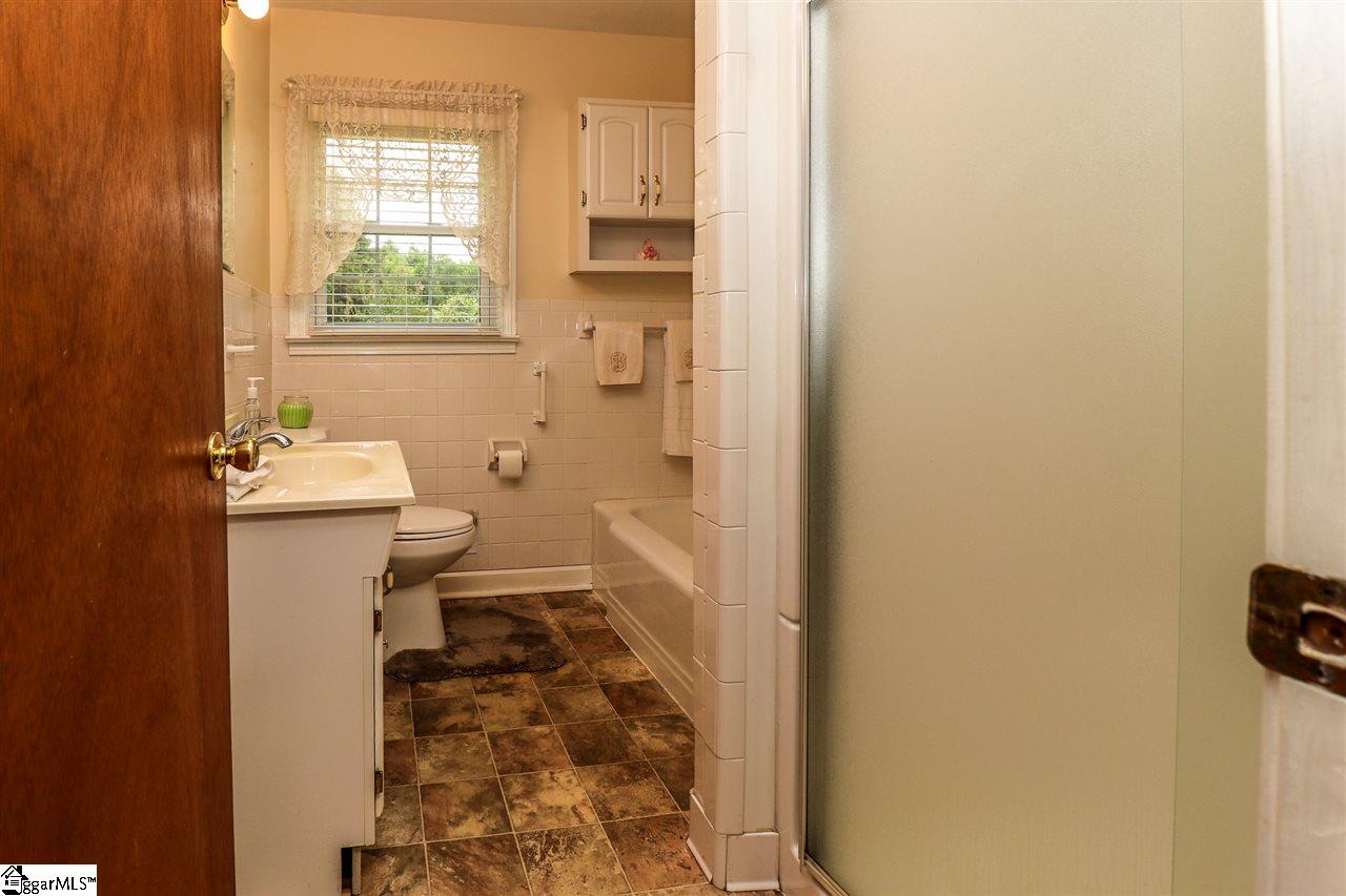 5330 Locust Hill Road Travelers Rest, SC 29690 - Photo 16 of 36