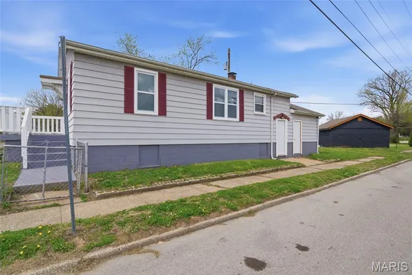 $99,700 | 1929 Beckwith Avenue, Madison, IL 62060