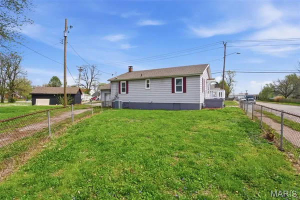 $99,700 | 1929 Beckwith Avenue, Madison, IL 62060