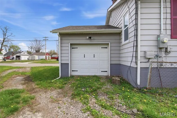$99,700 | 1929 Beckwith Avenue, Madison, IL 62060