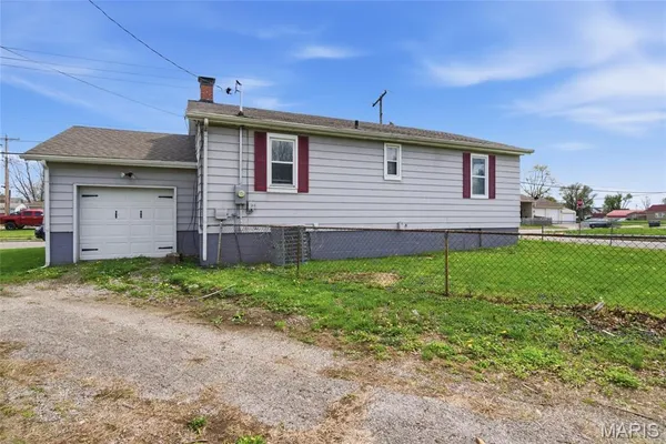 $99,700 | 1929 Beckwith Avenue, Madison, IL 62060
