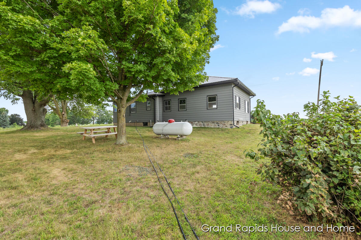 6596 South Grow Road Sheridan, MI 48884 - Photo 13 of 22 IMG_1018