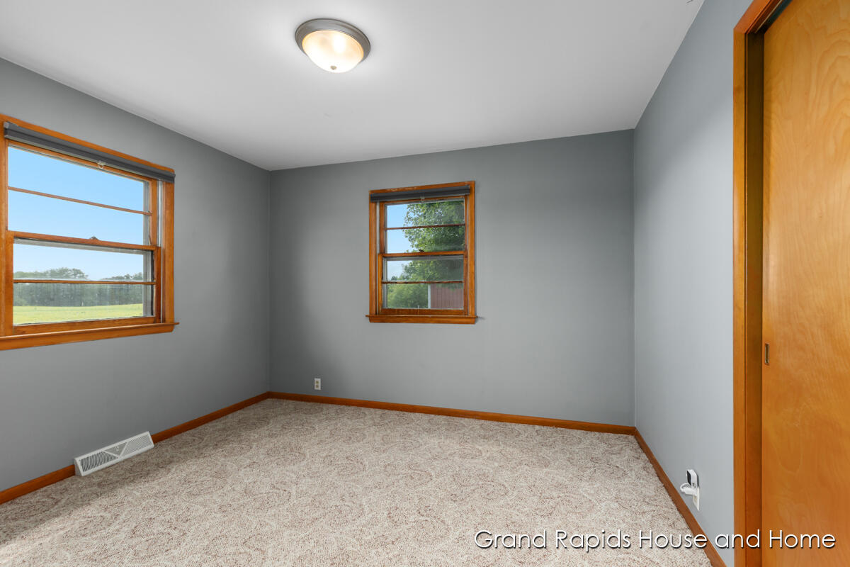 6596 South Grow Road Sheridan, MI 48884 - Photo 8 of 22 IMG_1010