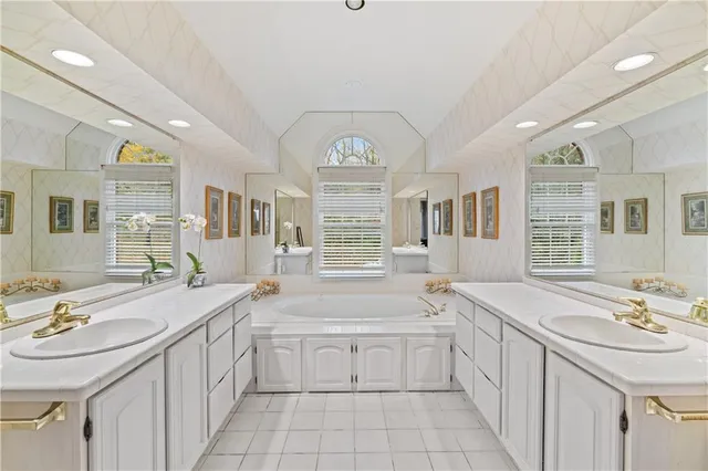 $1,200,000 | 1800 Scarlett Drive, Pittsburgh, PA 15241