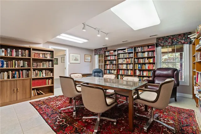 $1,200,000 | 1800 Scarlett Drive, Pittsburgh, PA 15241